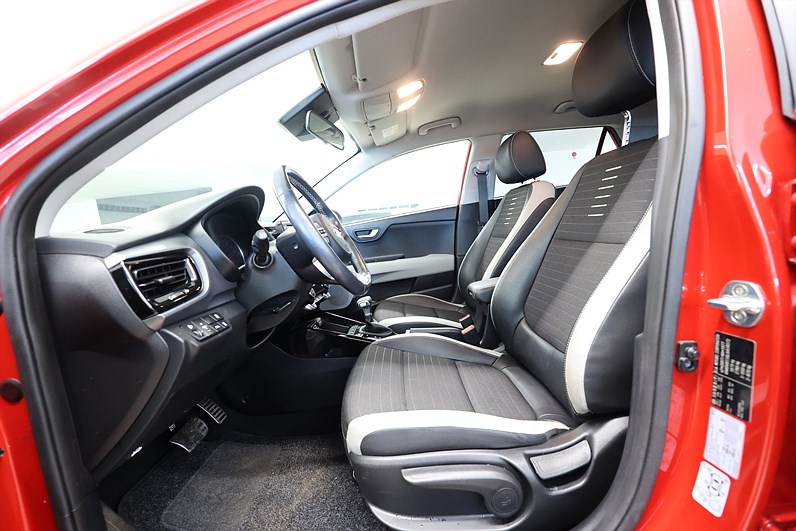 Kia Stonic 1.0 T-GDI 120hk Advance Plus CarPlay B-kamera