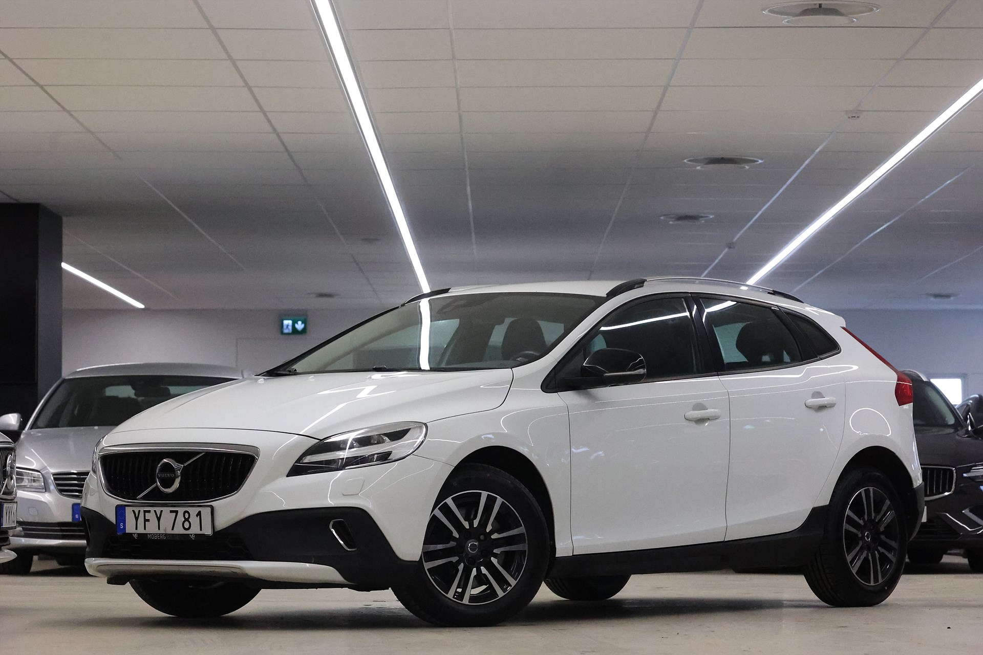 Volvo V40 Cross Country D2 120hk Momentum Navi Bluethooth PDC