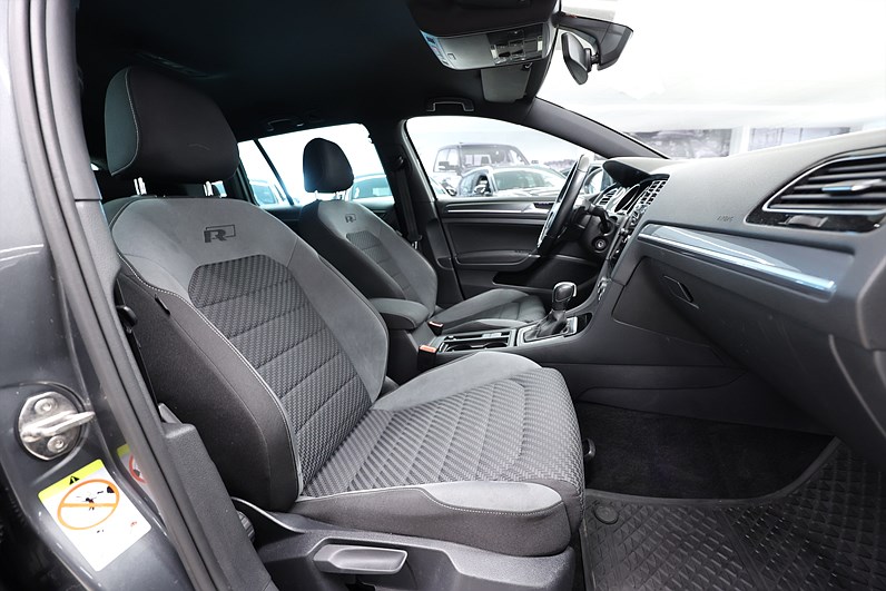 Volkswagen Golf 1.5 TSI R-line GT B-kamera Drag Carplay