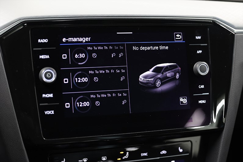 Volkswagen Passat GTE IQ Cockpit B-kamera Drag Värmare MOMS