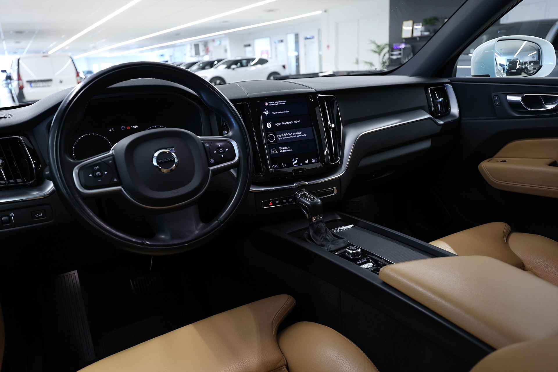 Volvo XC60 T5 250hk Momentum Keyless Läder Navi Värmare B-Kamera