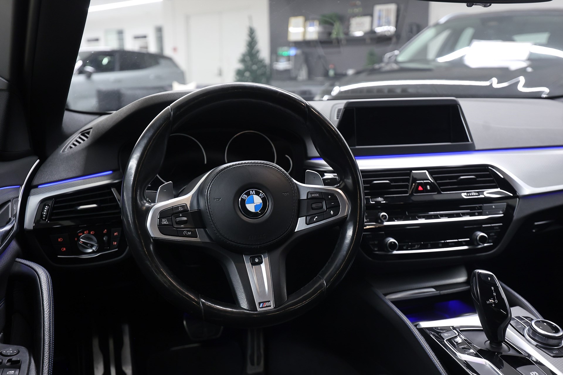 BMW 530i Sedan 252hk M Sport Shadow HiFi Drag