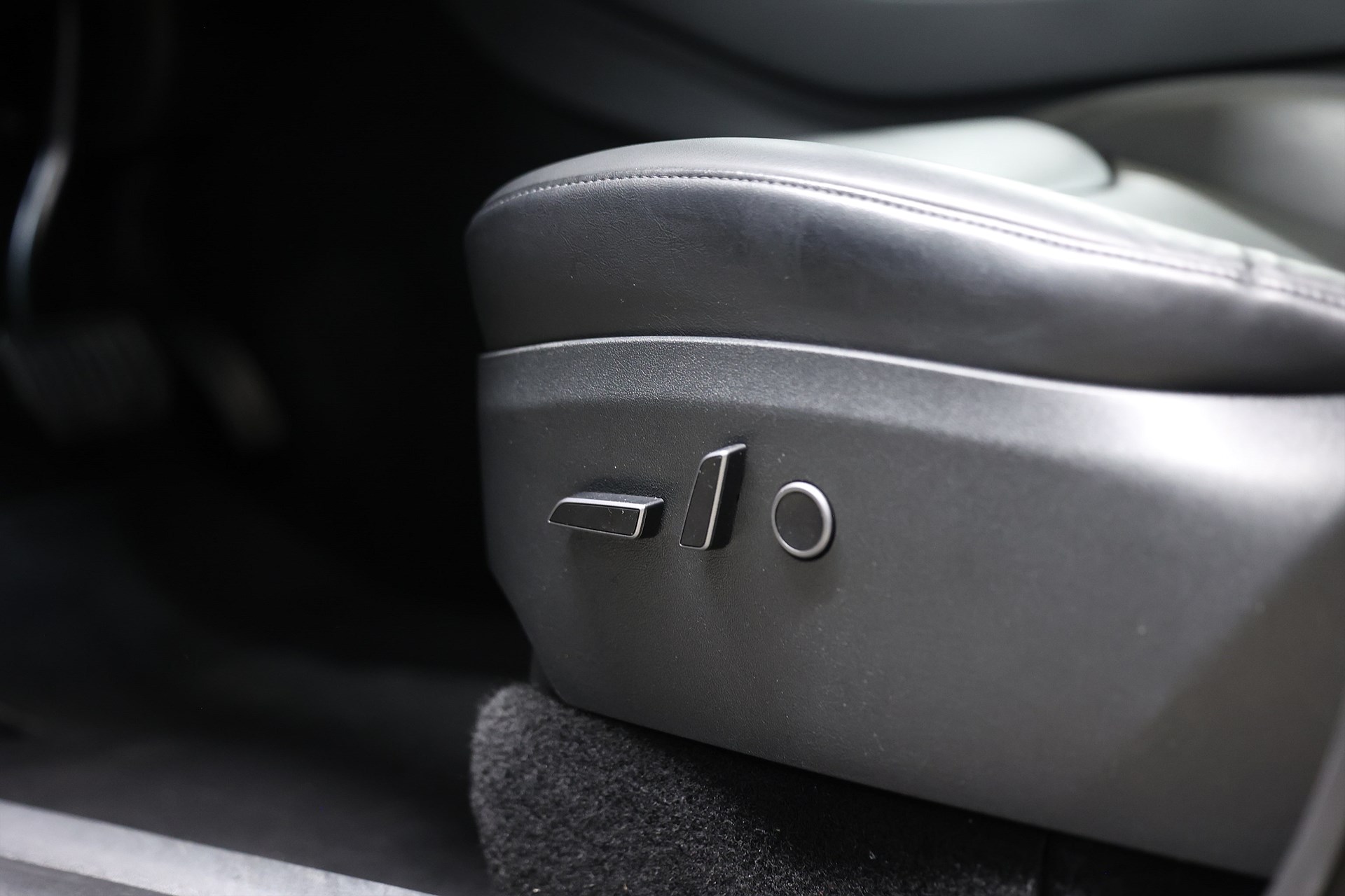 Tesla Model Y Long Range AWD 514hk *Hjulkampanj!* AP Drag Pano