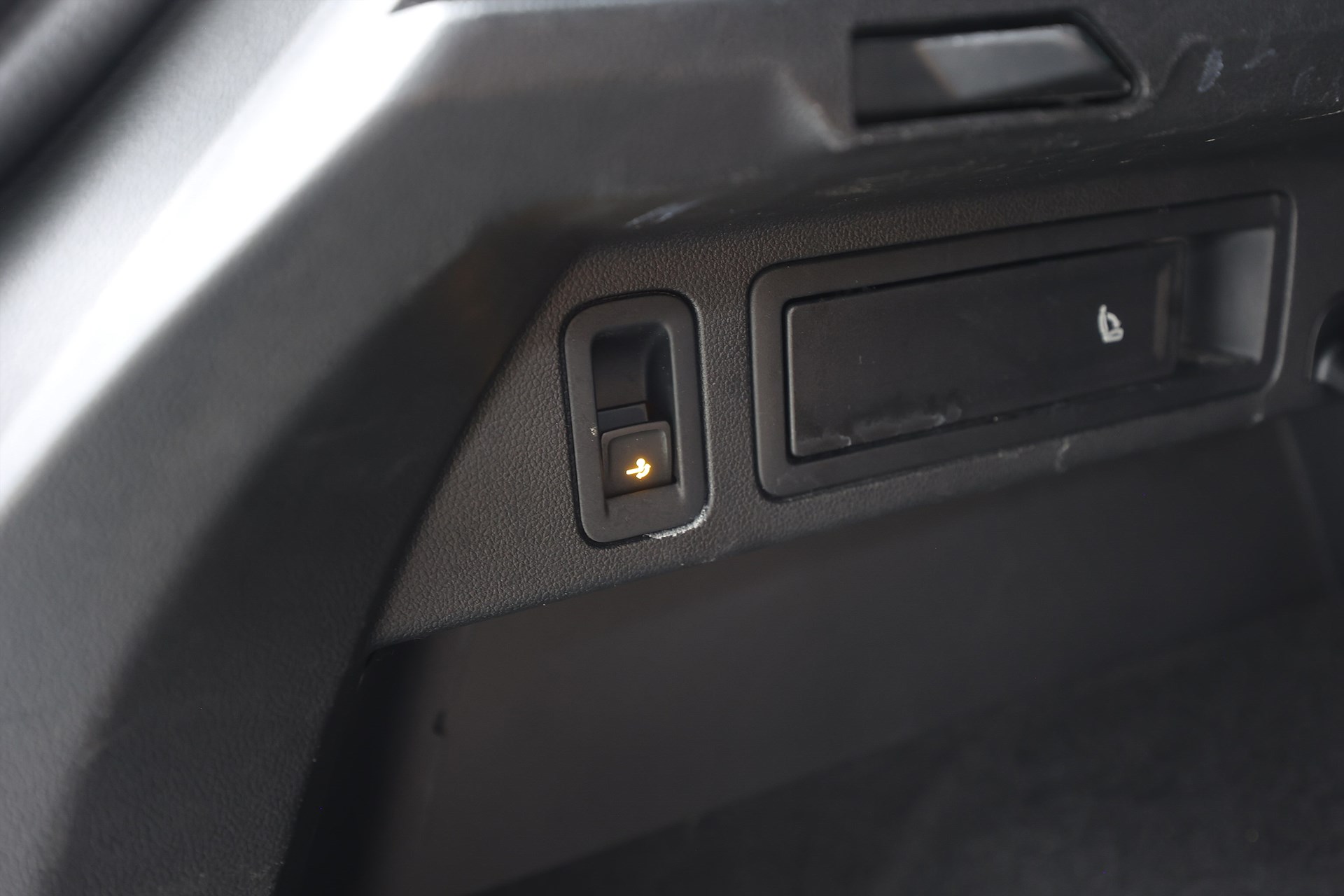 Volkswagen Tiguan 2.0 TDI 4Motion 190hk Executive Drag Värmare