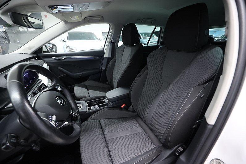 Skoda Octavia Kombi 204hk *Kampanj!* Style Massage Navi Keyless