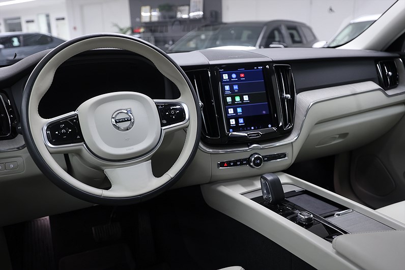 Volvo XC60 Recharge T6 AWD 350hk *Kampanj!* Core Pano H/K 360° Läder