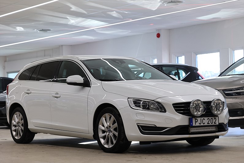 Volvo V60 D4 190hk Summum Värmare B-kamera Navi Skinn