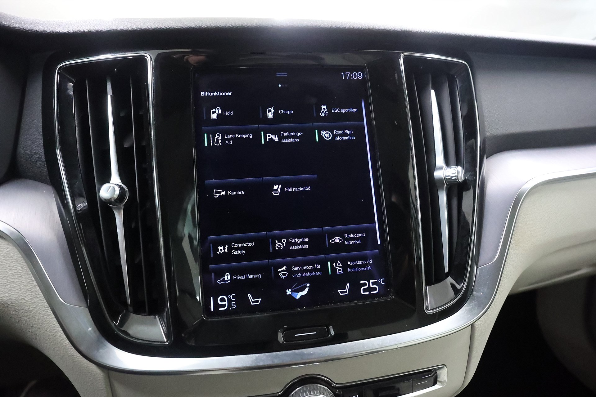 Volvo V60 Recharge T6 AWD 340hk Inscription Exp Läder Keyless Drag PDC