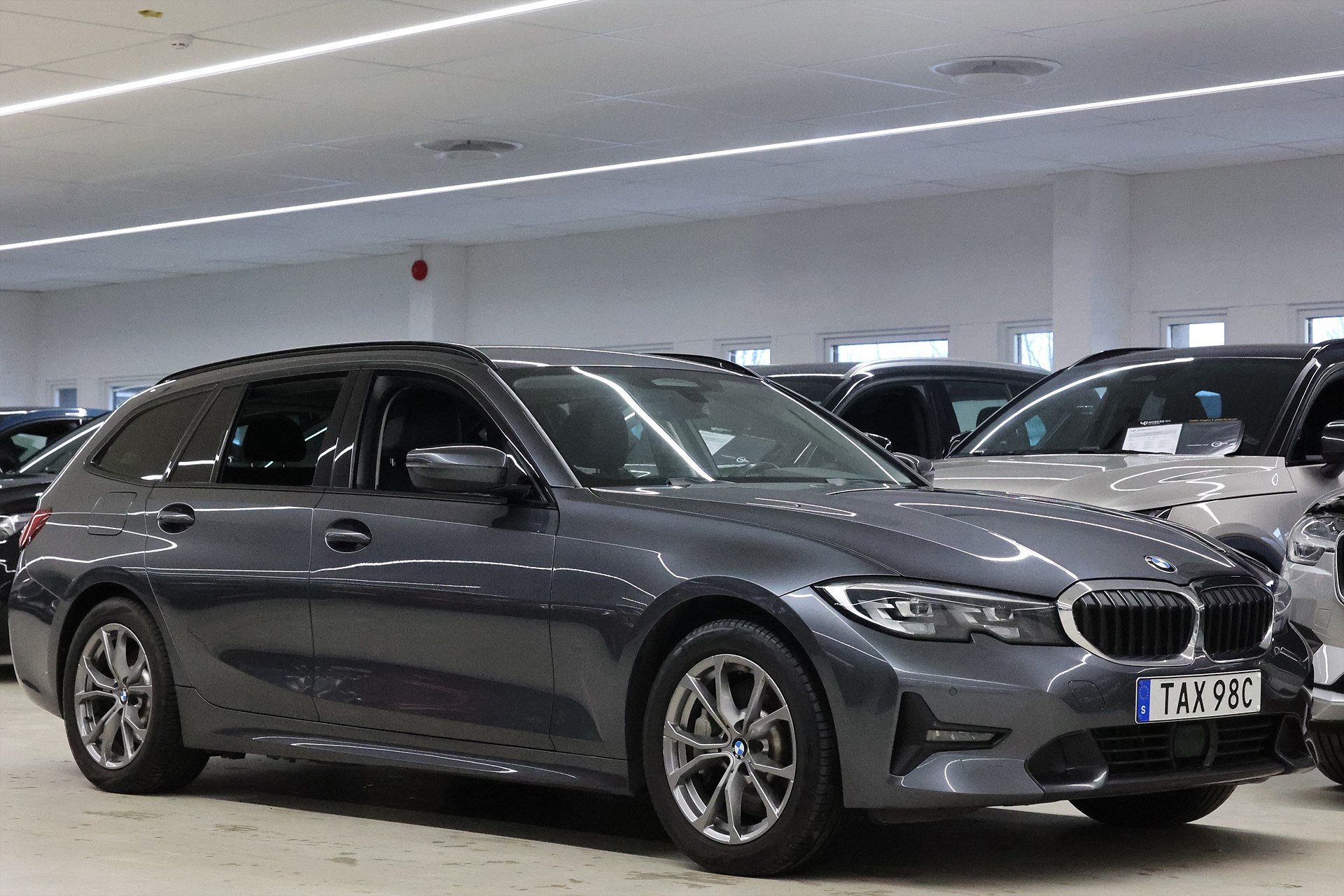 BMW 330e xDrive Touring 292hk Sport Line Shadow Navi Läder Drag