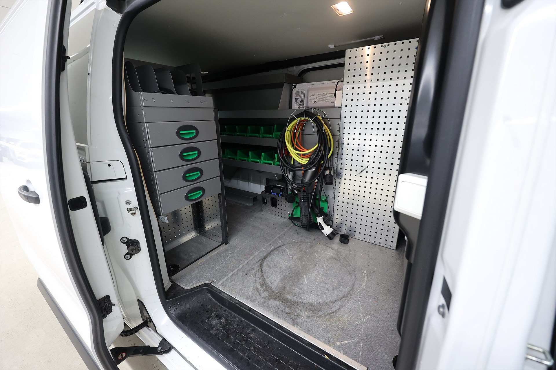 Peugeot e-Expert 75 136hk *Kampanj!* L2 V-inrett Drag MOMS