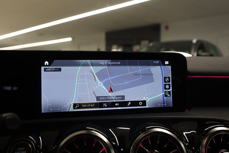 Mercedes-Benz A 250 e 218hk AMG Line Pano Värmare Keyless