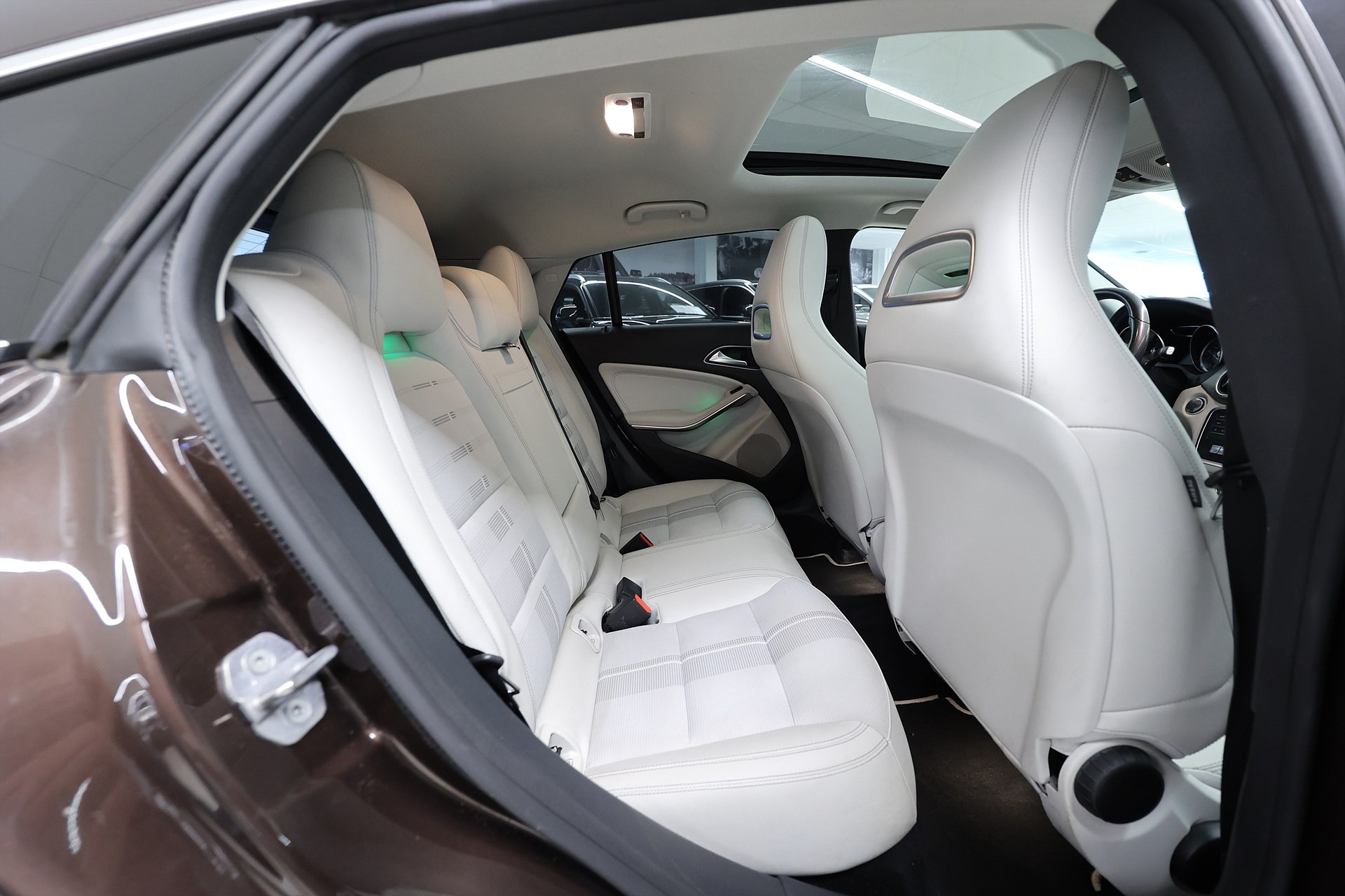 Mercedes-Benz CLA 250 4MATIC 211hk B-kamera H/K Pano Keyless