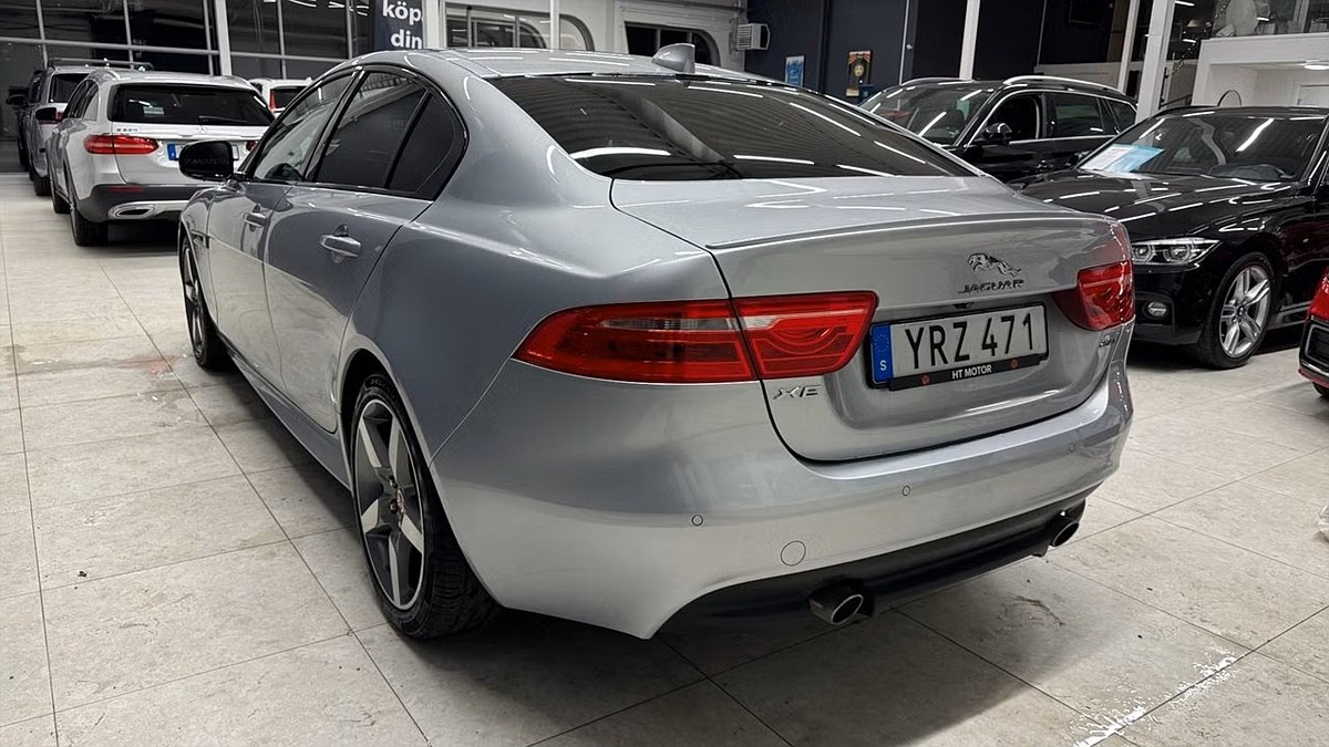 Jaguar XE – bild 6