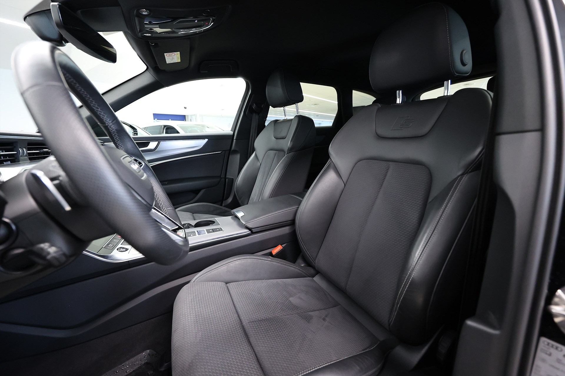 Audi A6 Avant 55 TFSI e Q S Line Svart Optik Drag Cockpit MOMS