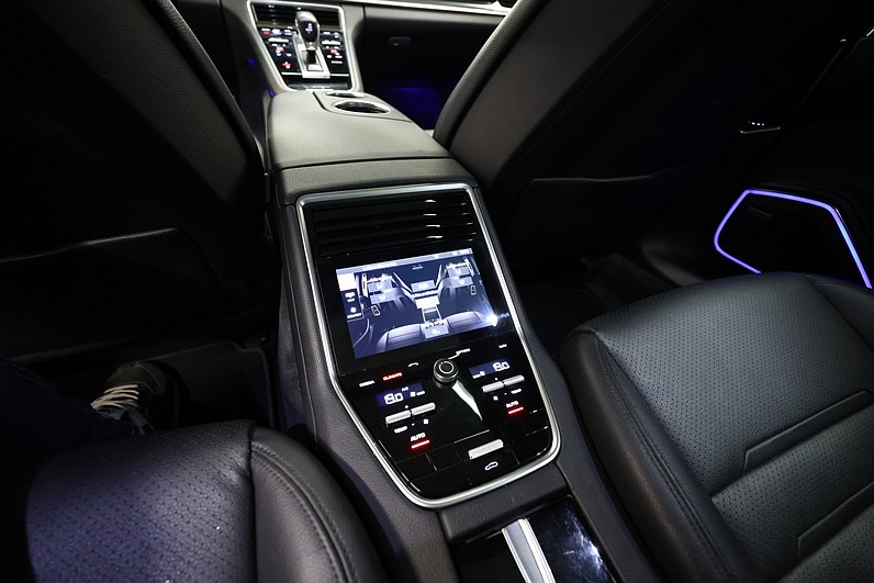 Porsche Panamera 4 E-Hybrid PDK 462hk SportDesign Pano Bose