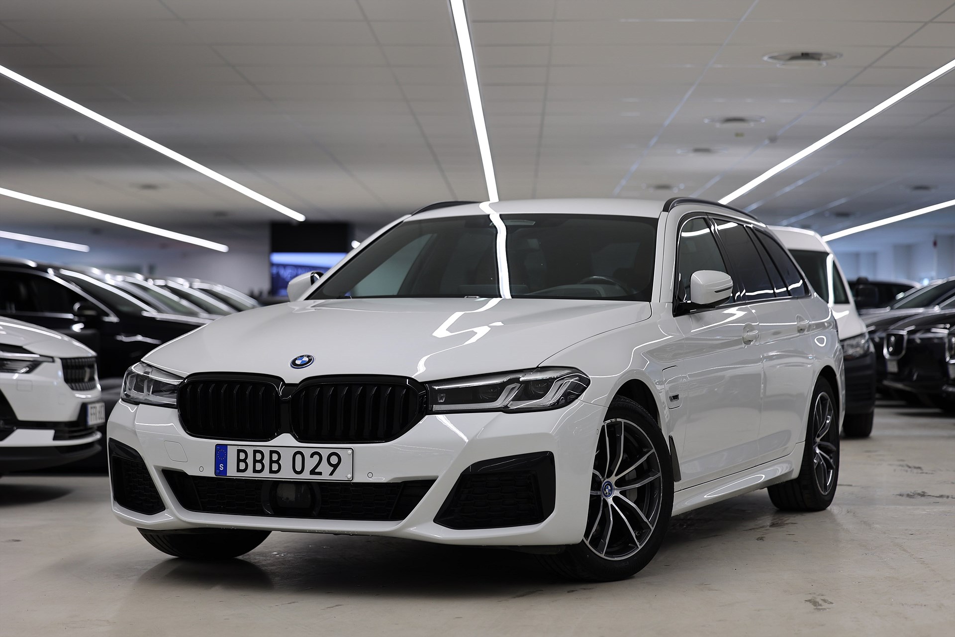 BMW 530e xDrive M-Sport B-Kamera HiFi Skinn Keyless Display key MOMS