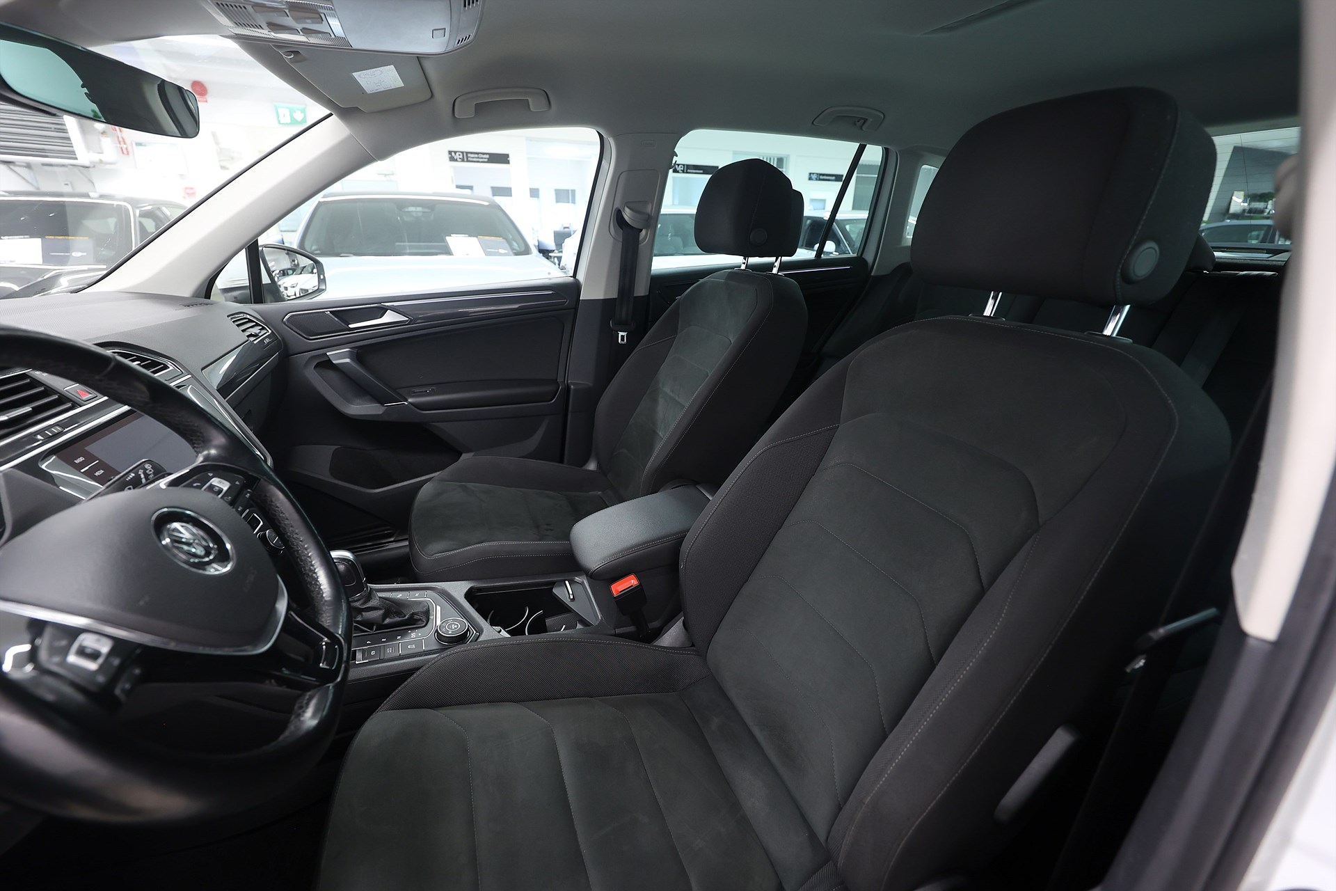 Volkswagen Tiguan 2.0 TDI 4Motion 190hk Executive Drag Värmare