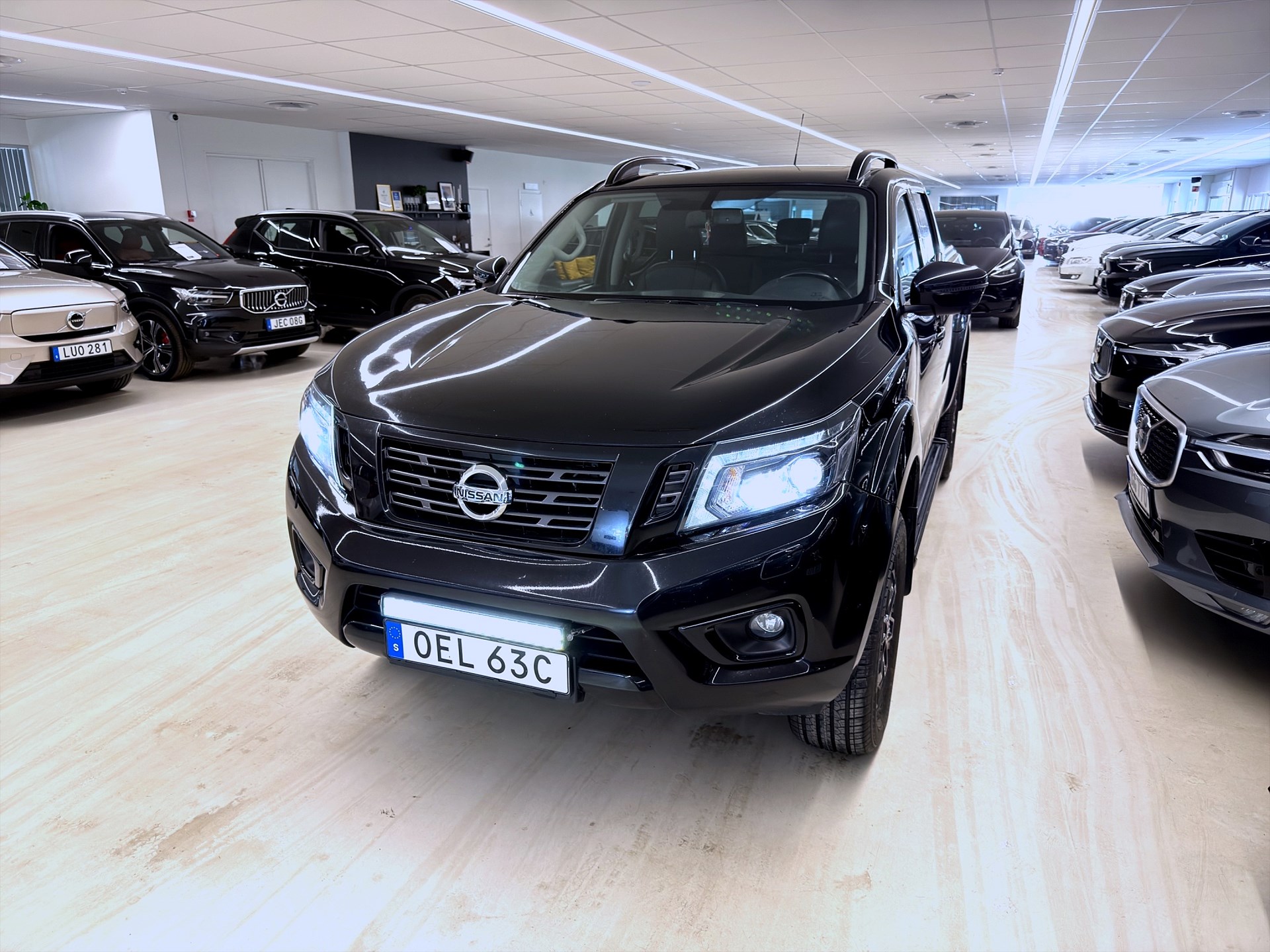 Nissan Navara 2.3 dCi 4WD 190hk N-Guard Black Pack Drag 360 keyless Go
