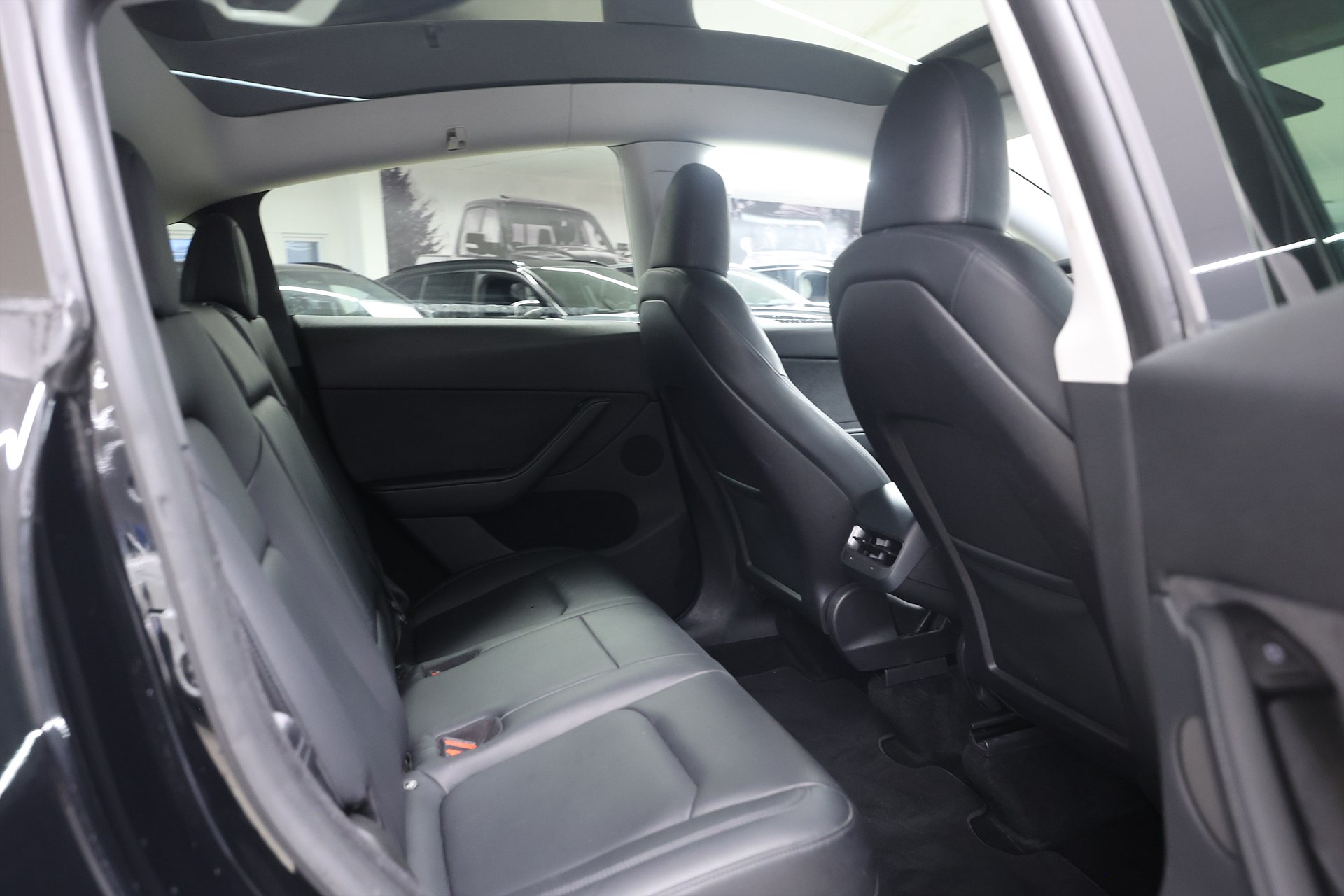 Tesla Model Y Long Range AWD 514hk *Hjulkampanj!* AP Drag Pano