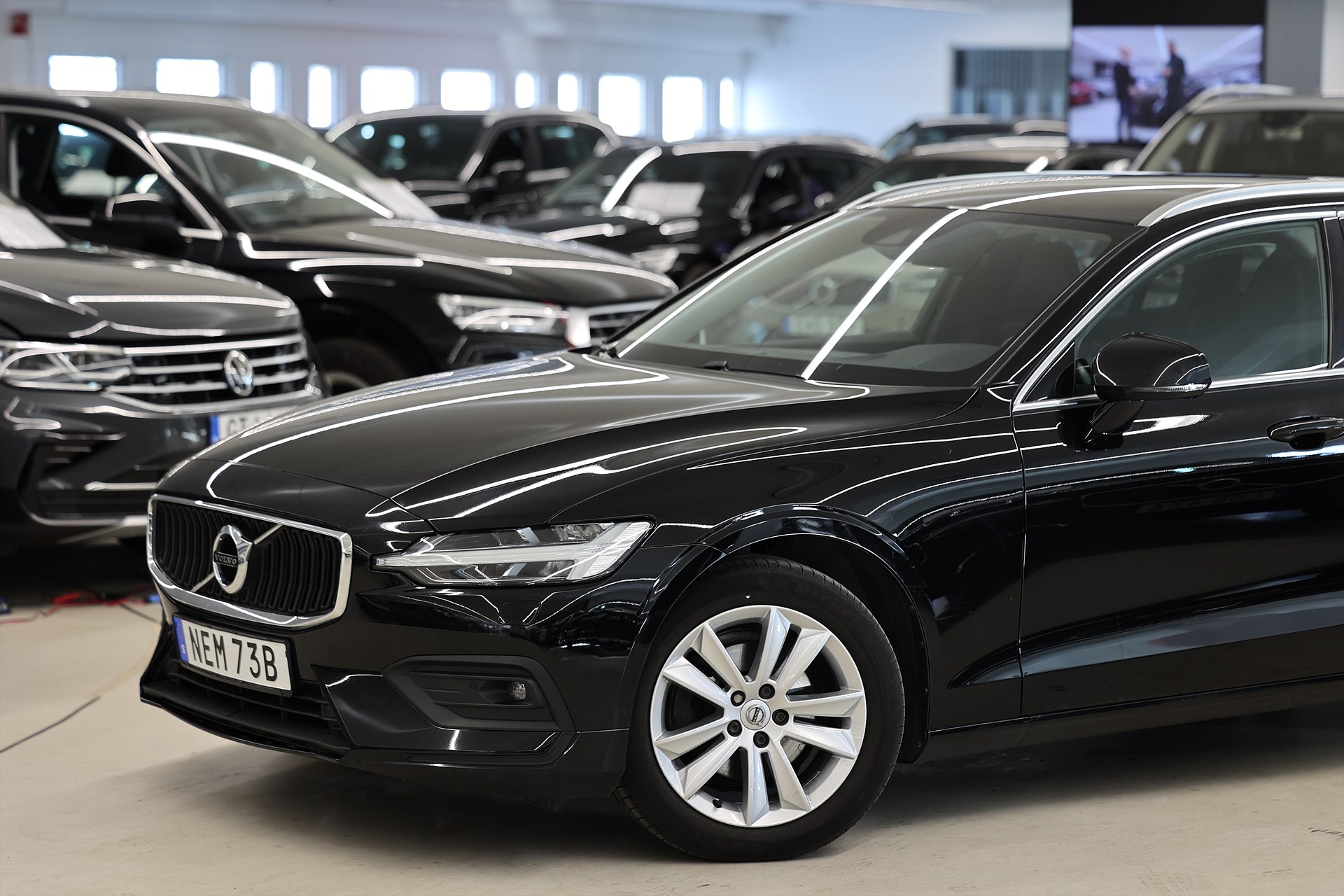 Volvo V60 B4 197hk Momentum B-kamera Keyless Drag VOC MOMS