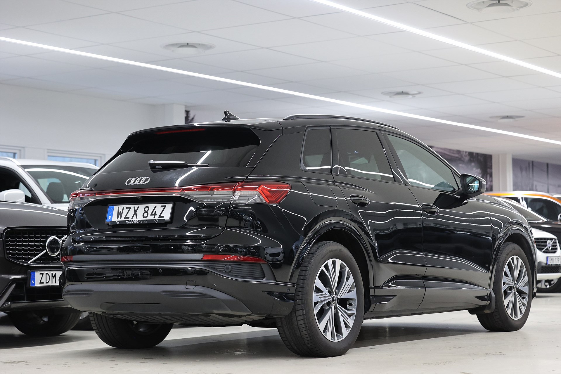 Audi Q4 40 e-tron 204hk *Hjulkampanj!* B-kamera Navi Värmare Black pkt