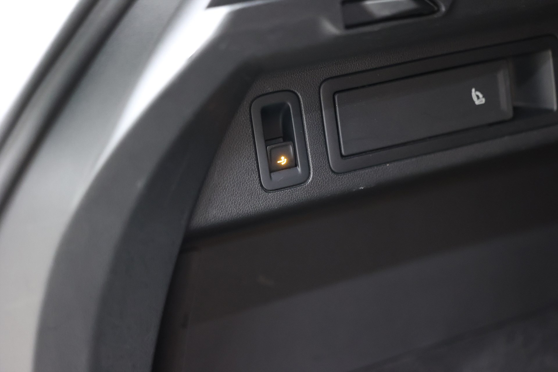 Volkswagen Tiguan 2.0 TSI 4M 190hk CarPlay B-Kamera Drag Värmare