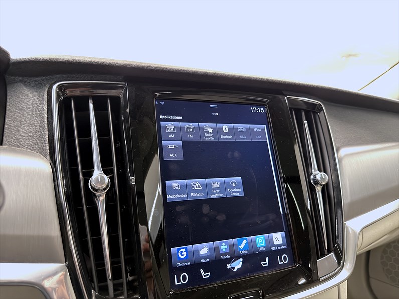 Volvo V90 D5 AWD Momentum Pano HUD Skinn Värmare Drag