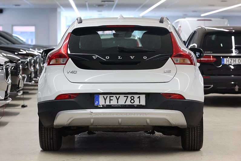 Volvo V40 Cross Country D2 120hk Momentum Navi Bluethooth PDC