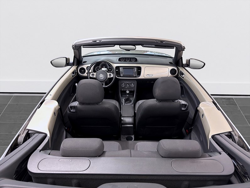 Cabriolet 1.2 TSI 105hk Base Bluetooth Årsskatt 756kr