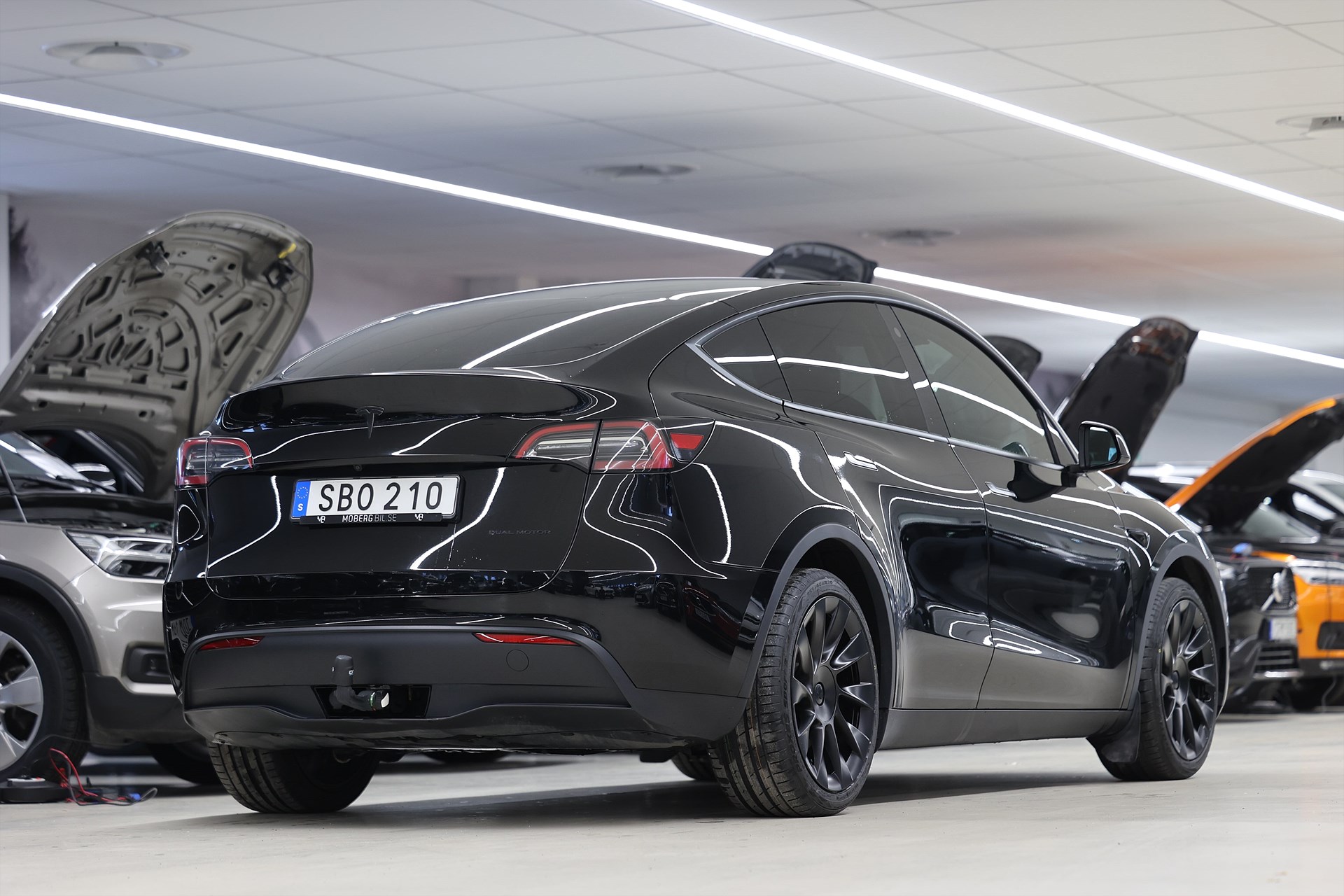 Tesla Model Y Long Range AWD 514hk AP Pano MOMS