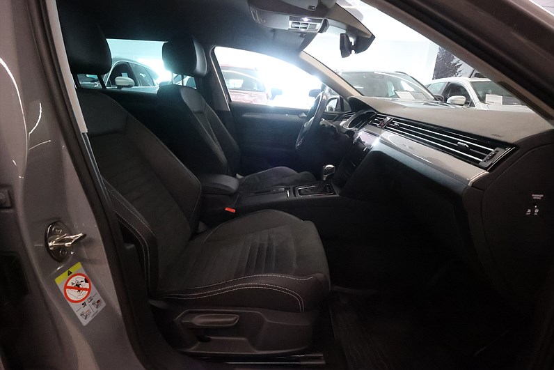 Volkswagen Passat SC GTE 218hk Alcantara Keyless Navi