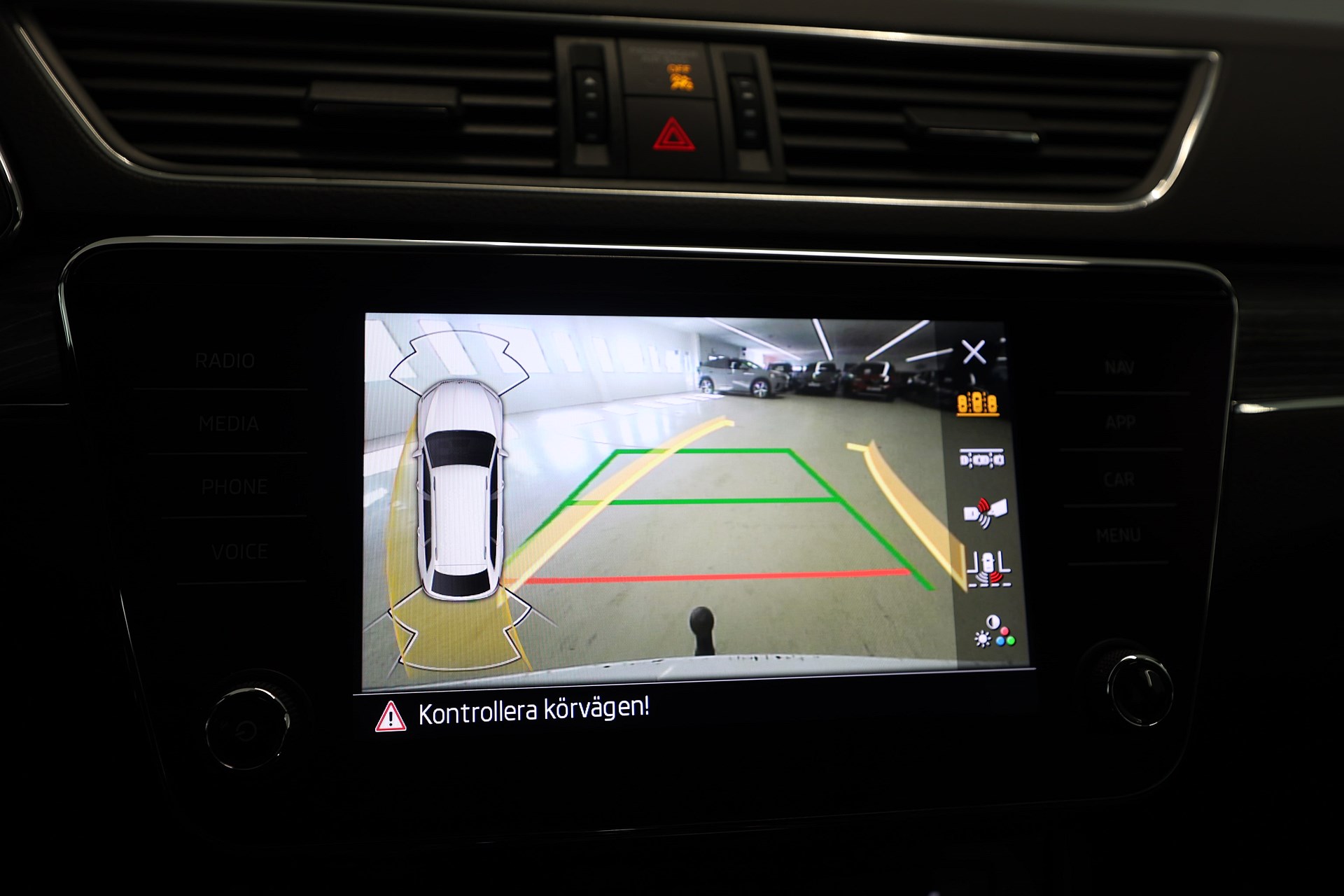 Skoda Superb iV Kombi 1.4 TSI 218hk Business Edt. Canton Drag