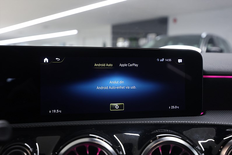 Mercedes-Benz A 250 e 218hk AMG Line Pano Värmare Keyless