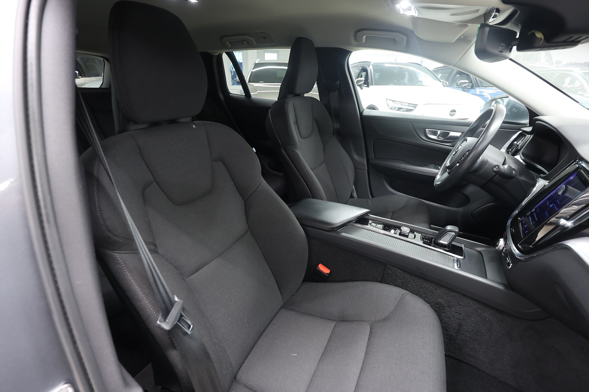 Volvo V60 B4 197hk Momentum Värmare Navi B-kamera