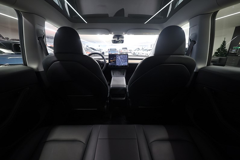 Tesla Model Y Long Range AWD 514hk *Kampanj!* AP Pano Drag
