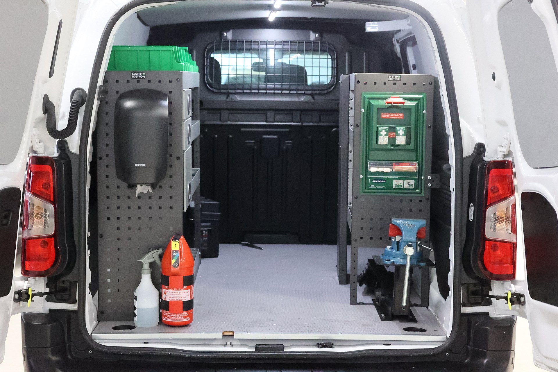 Peugeot e-Partner 136hk L2 V-inrett Drag Värmare Navi MOMS