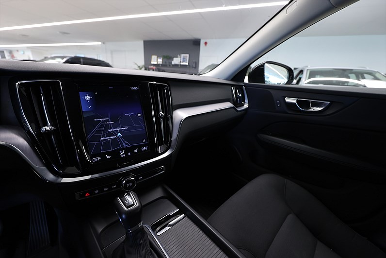 Volvo V60 T4 190hk Adv Edition B-kamera BLIS VOC Navi