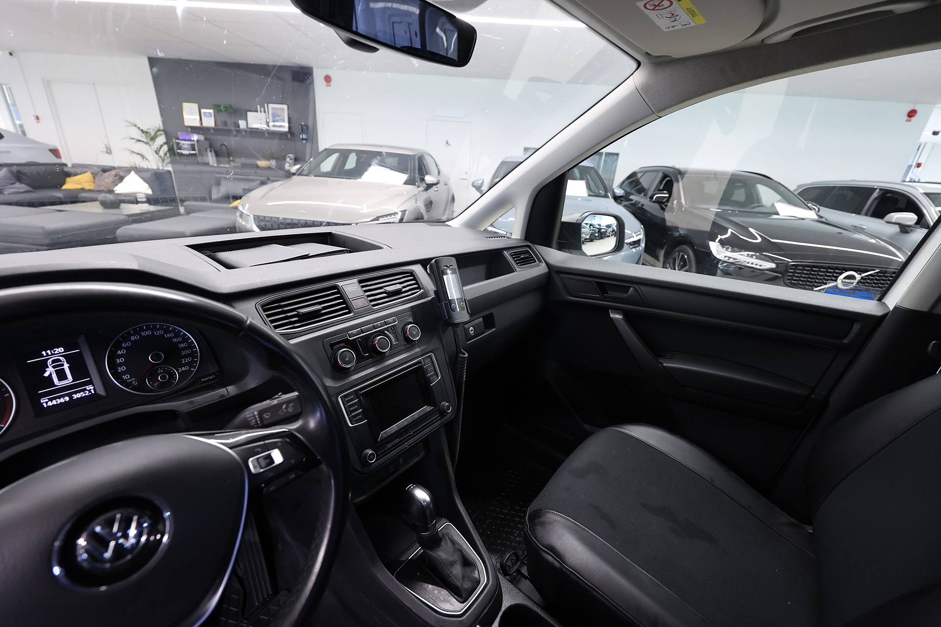 Volkswagen Caddy 2.0 TDI 4M V-inrett Värmare Drag MOMS
