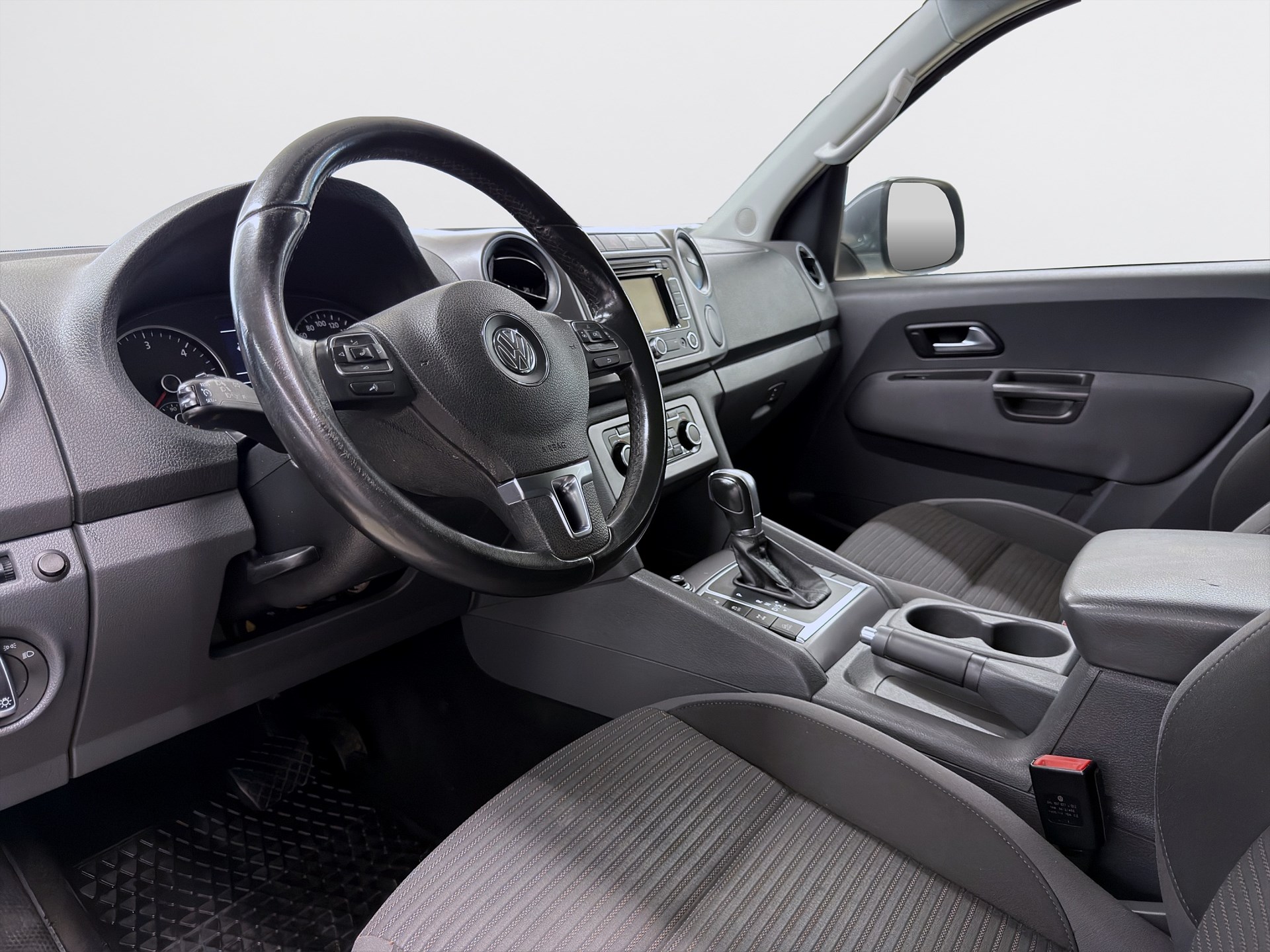 Volkswagen Amarok DoubleCab 2.8t 4M 180hk Highline Drag Navi
