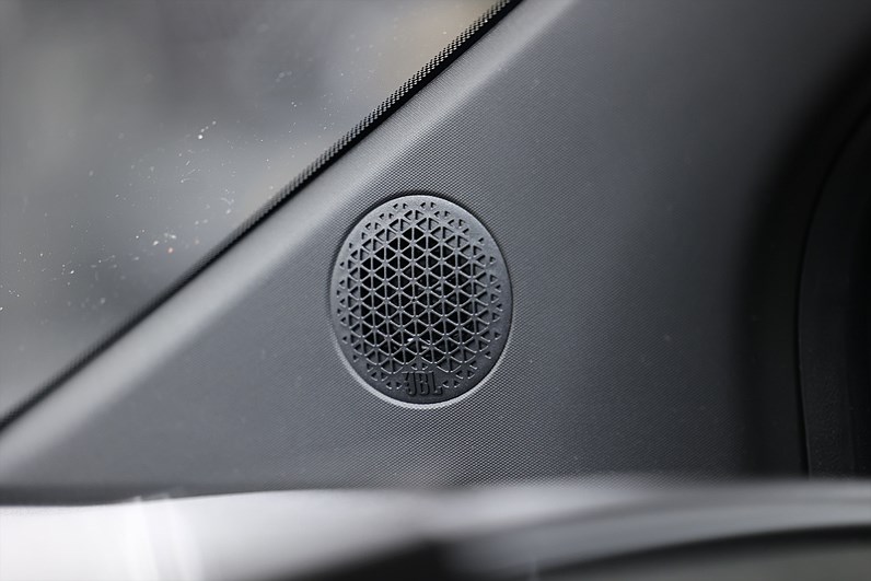 Abarth 500e 155hk *Kampanj!* Scorpionissma Alcantara JBL Pano