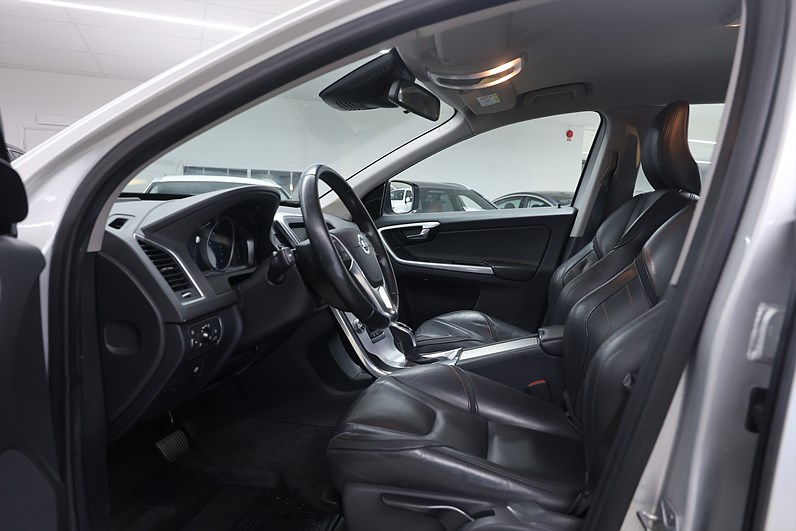 Volvo XC60 D4 190hk Ocean Race Navi Värmare Skinn