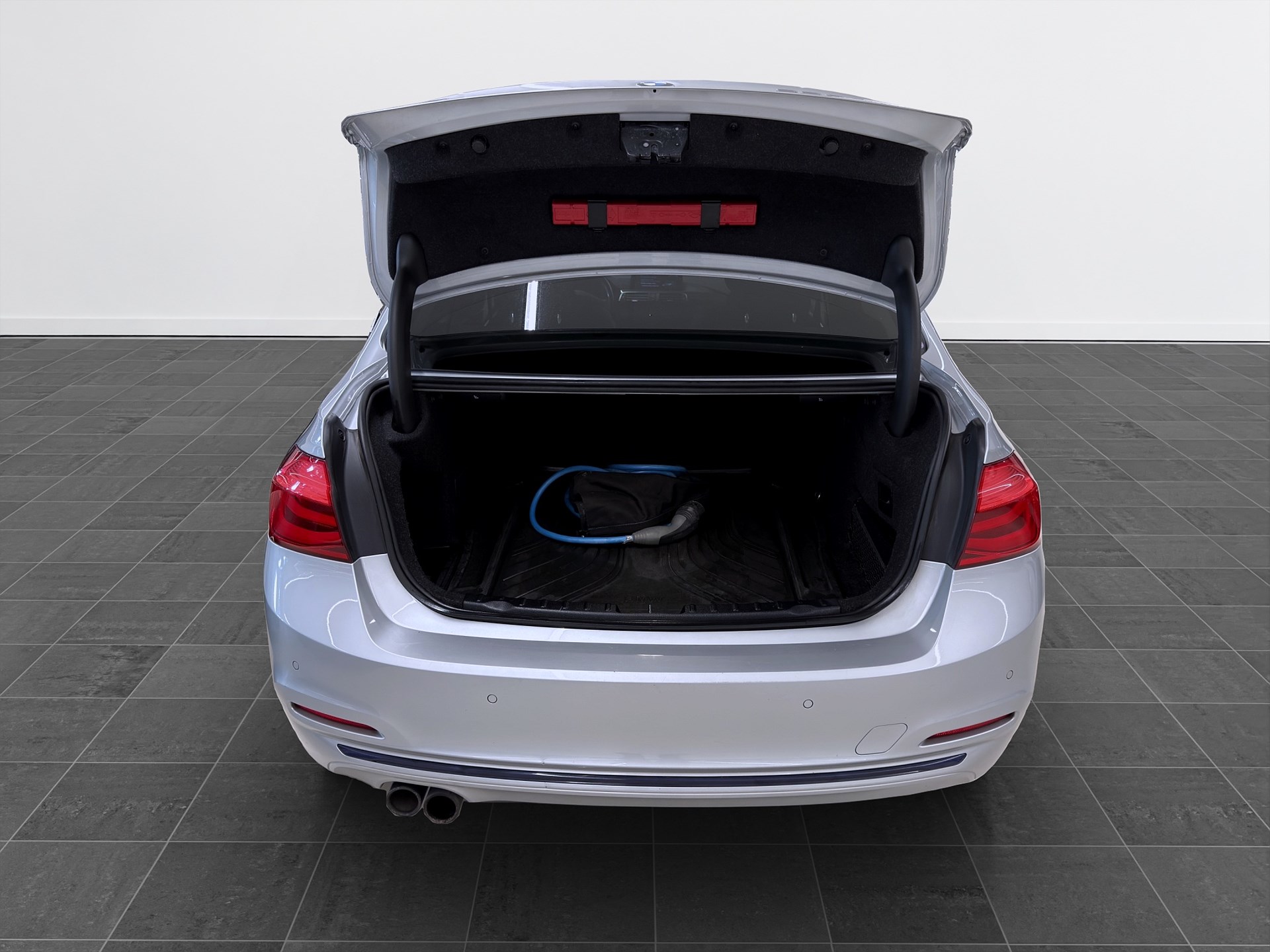 BMW 330e Sedan 252hk Sport Line Navi B-Kamera