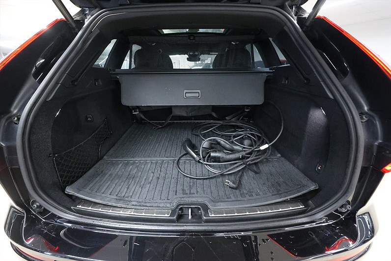 Volvo XC60 Recharge T8 AWD 456hk Ultimate Black Edt H/K 360 HUD Massage