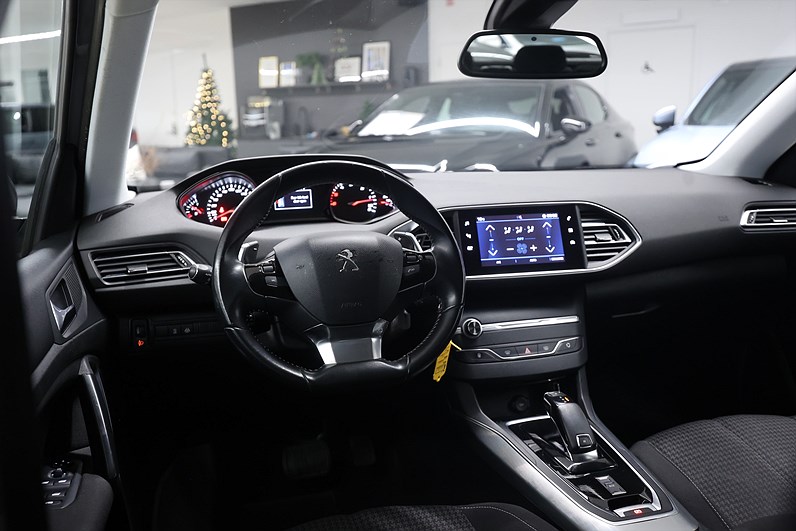 Peugeot 308 1.5 BlueHDi 130hk *Hjulkampanj!* Active PDC Värmare