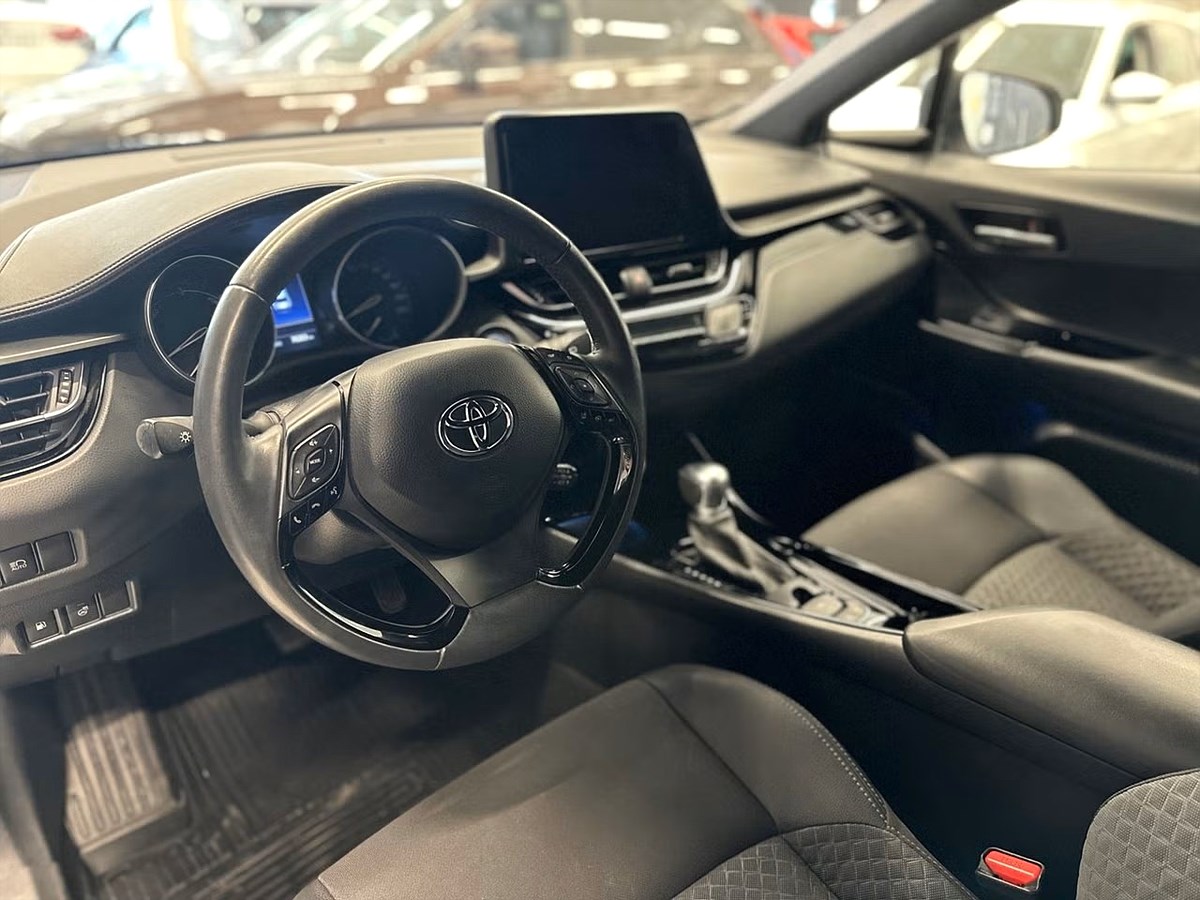 Toyota C-HR – bild 8