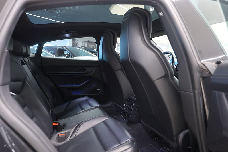 Porsche Taycan 4S Performance 571hk Chrono BOSE Pano