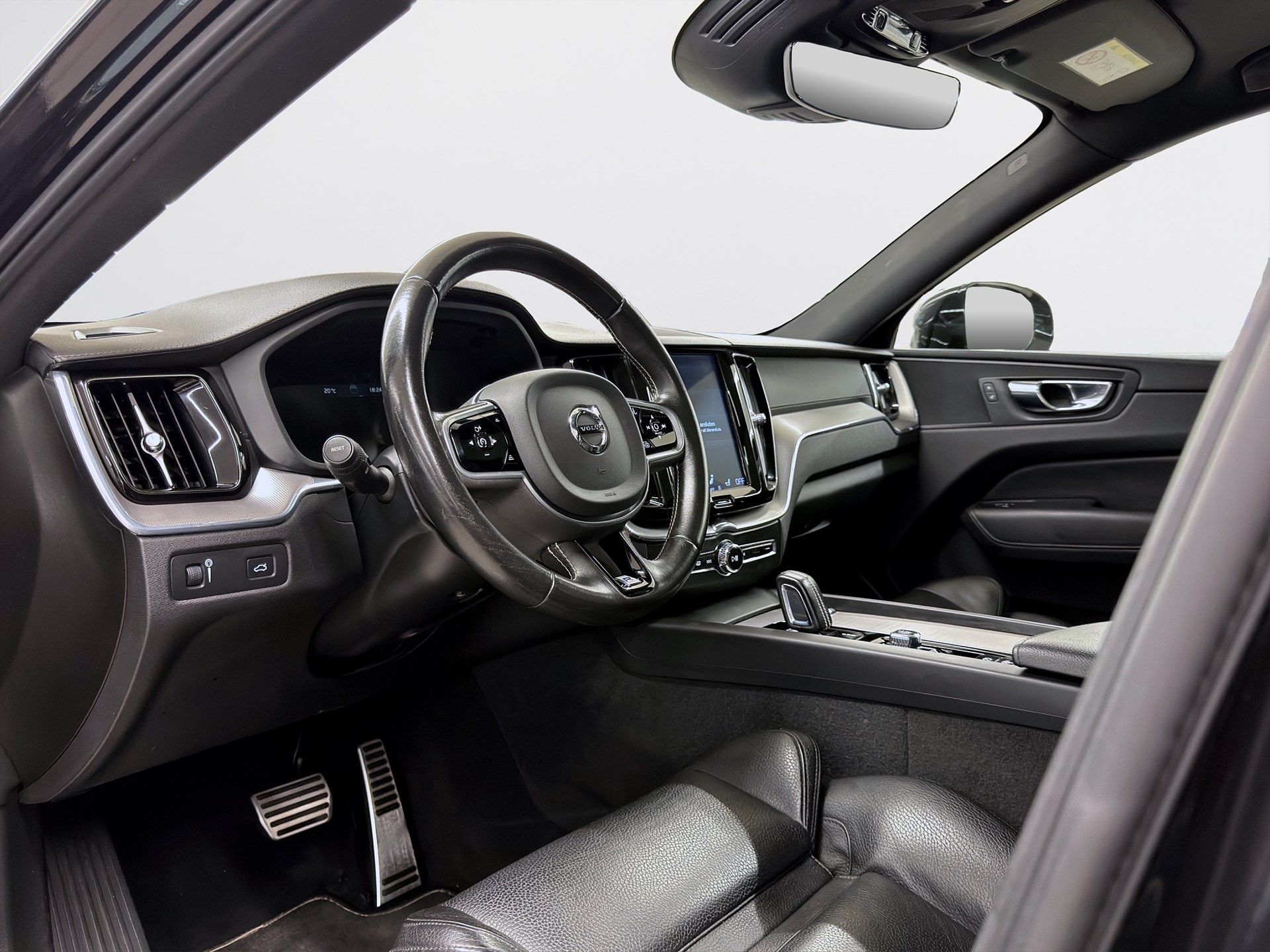 Volvo XC60 B4 AWD 197hk R-Design HUD 360 Pano Drag