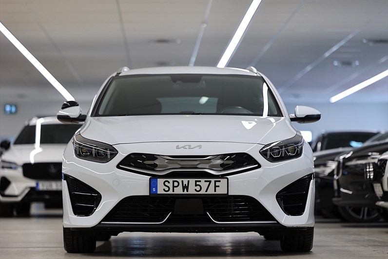 Kia Ceed SW Plug-in 141hk Advance B-kamera Keyless LED