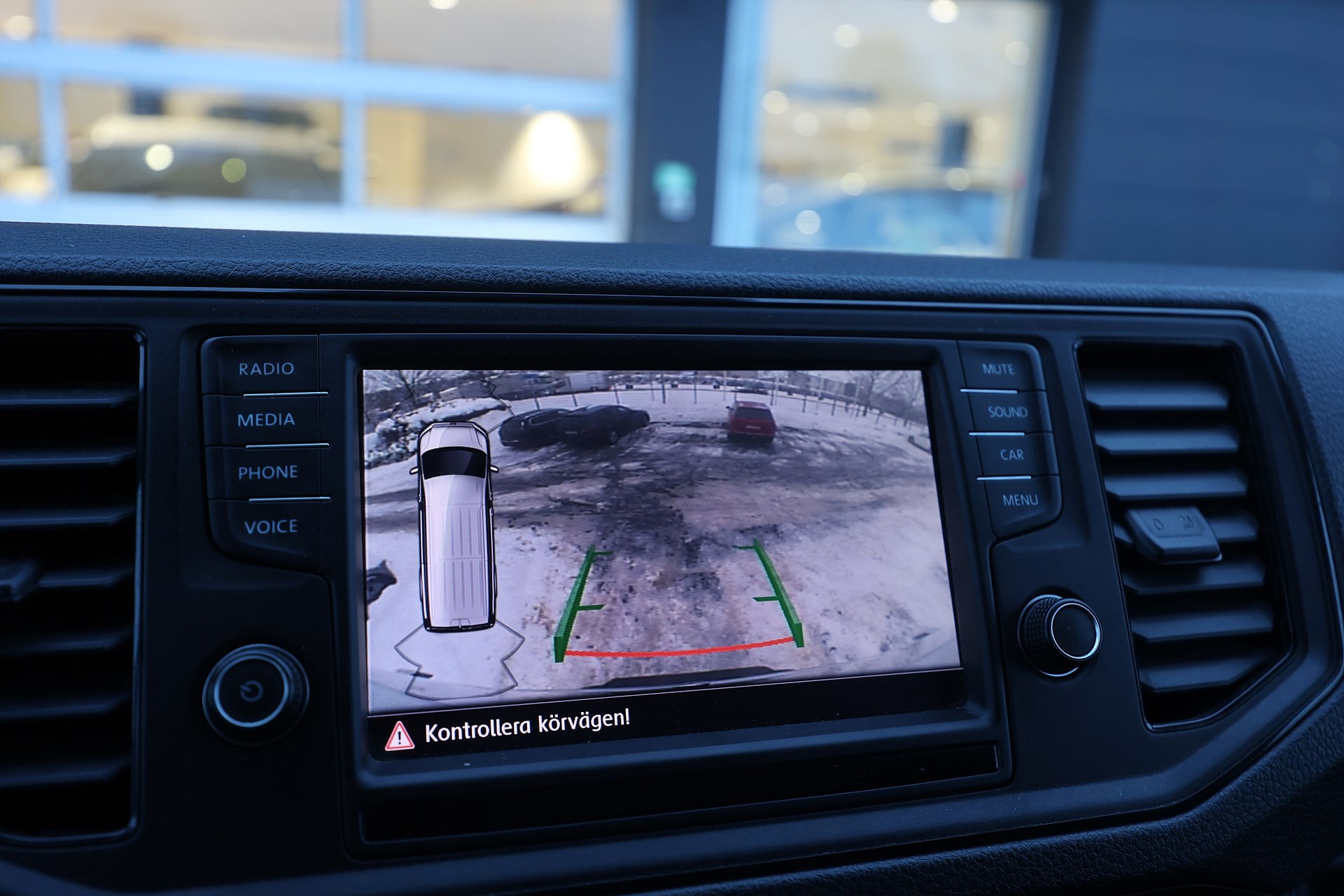 Volkswagen Crafter 35 2.0 TDI 177hk L2H2 B-kamera Värmare