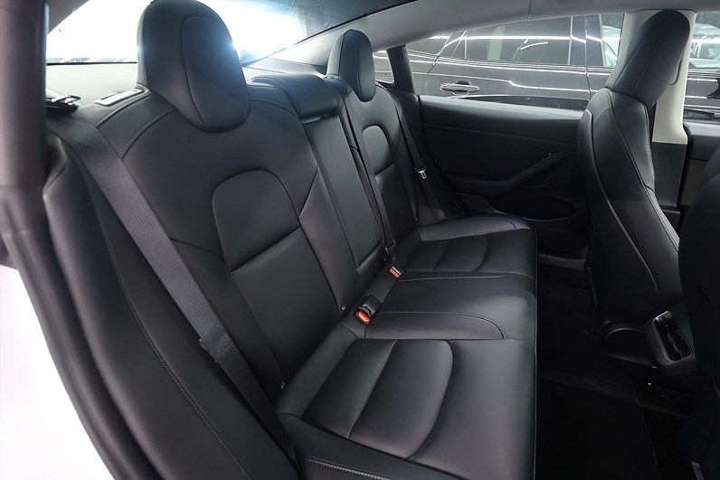 Tesla Model 3 Standard Range 283hk Pano Navi Läder